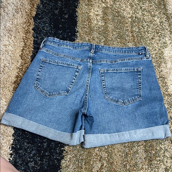 Tommy Hilfiger Women's Blue Denim Shorts Size 10 NWOT Rolled Cuff Summer Shorts - Picture 4 of 14